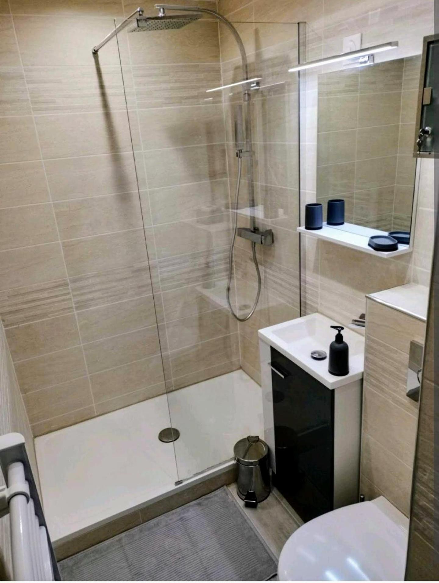 Apartment Vue Mer,acces Direct Plage,fibre,clim,parking Public Gratuit *